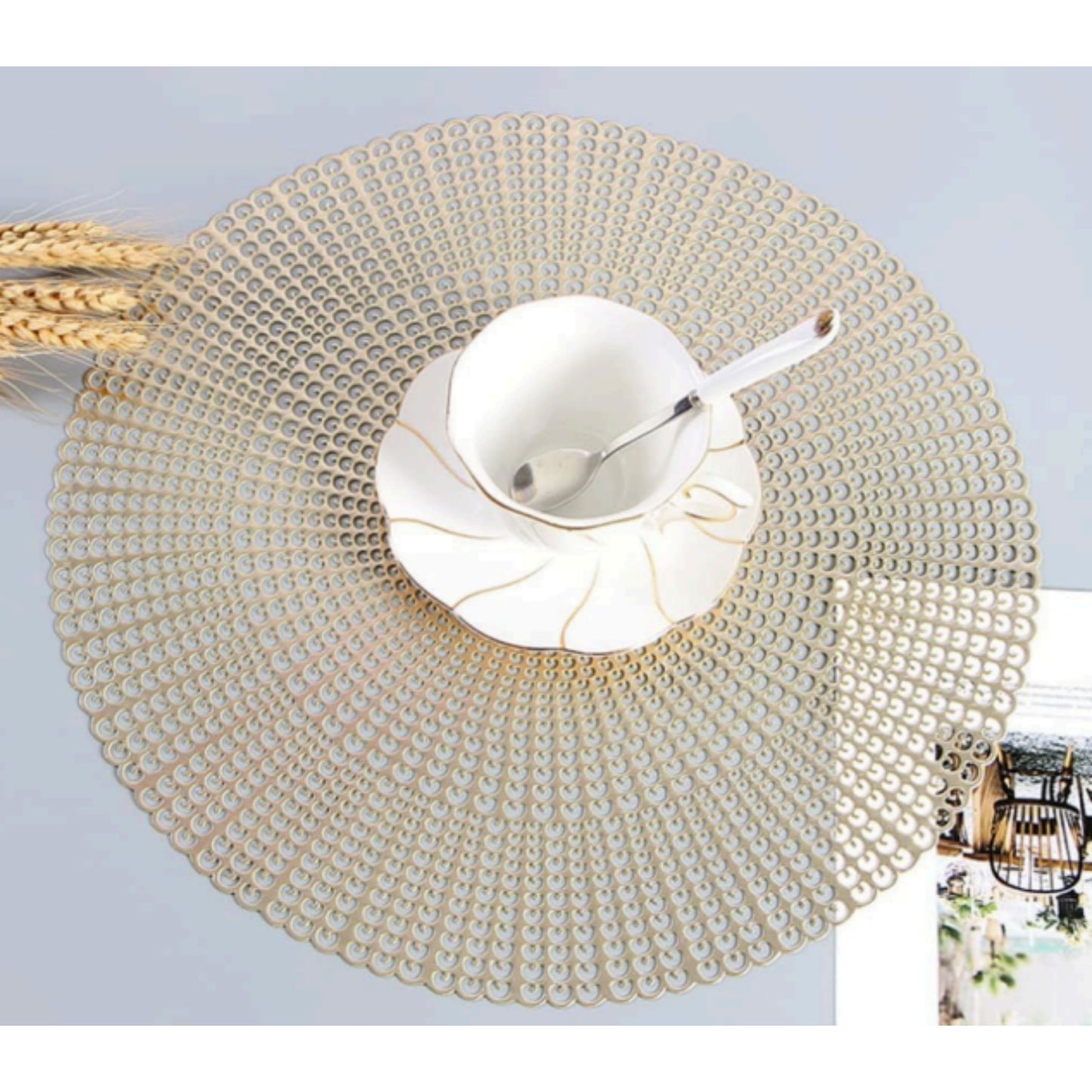Elegant Round Hollow PVC Placemat – Gold