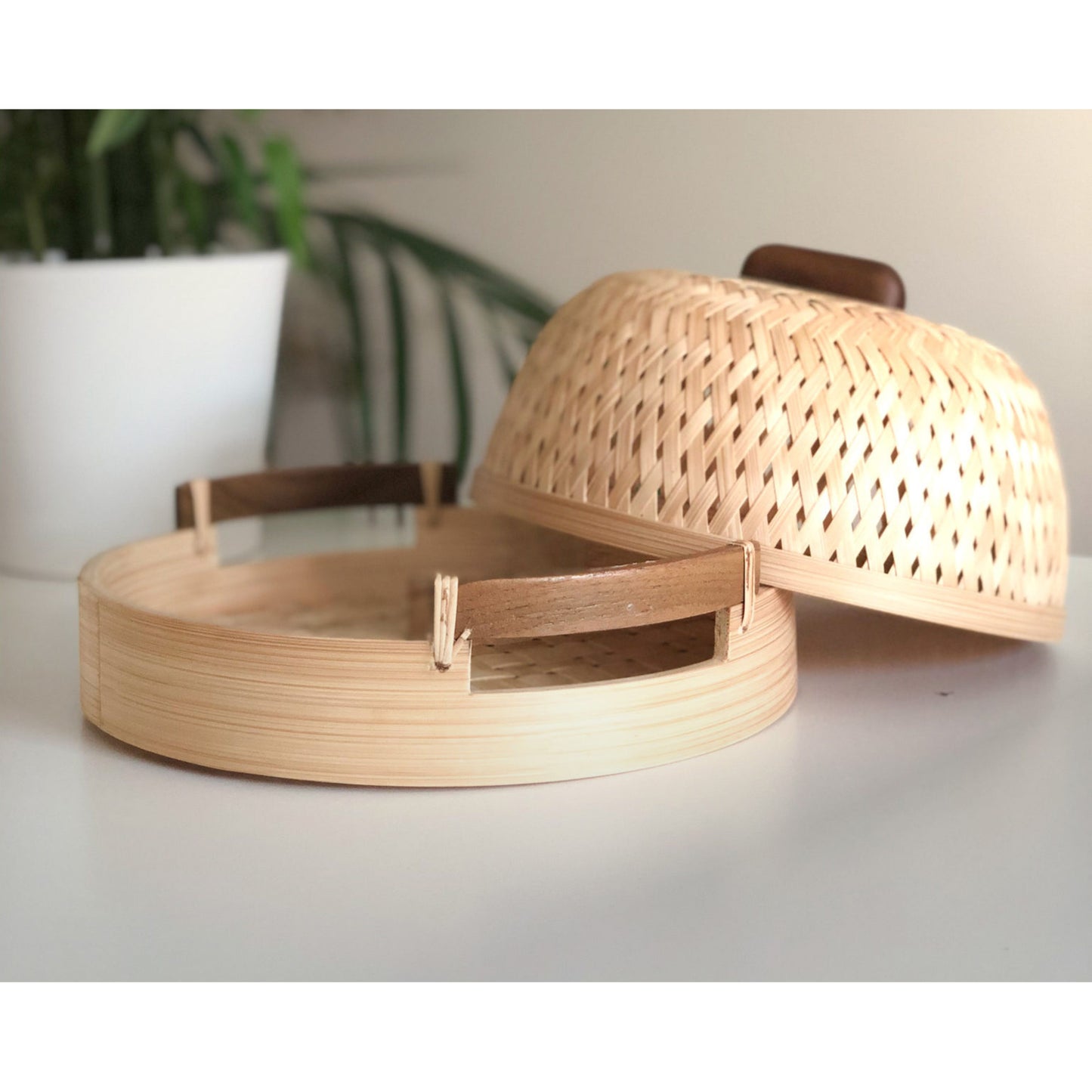 Rattan Food Delivery Tray – Elegant & Durable Serving Solution