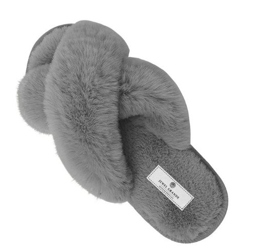 Furry Slippers – Cozy & Soft Indoor Footwear