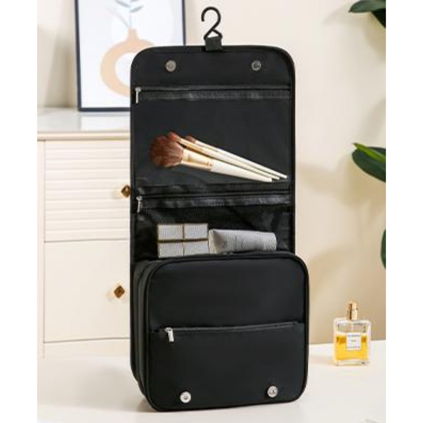 Pearl Handle Toiletry Bag - Model LG0024