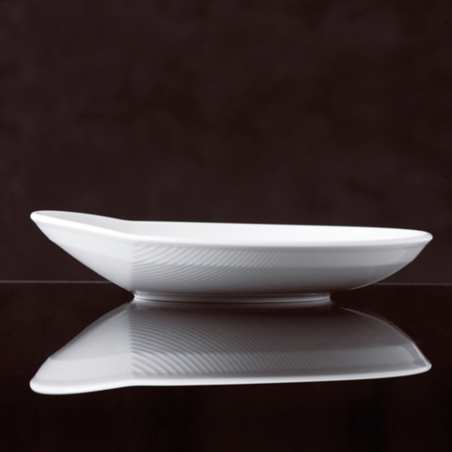 Melon-Shaped Ceramic Plate – A24323