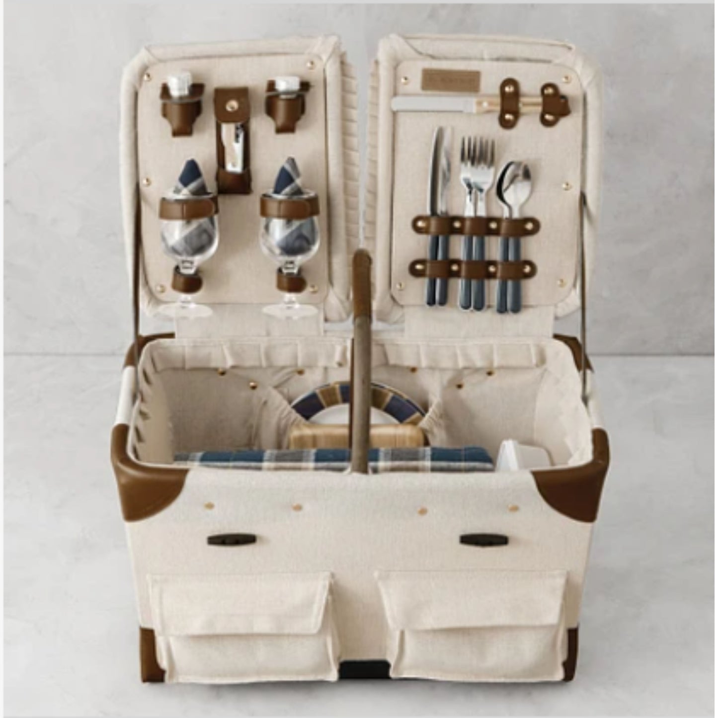 Luxury Wicker Picnic Basket with Canvas Lining and Elegant Tableware