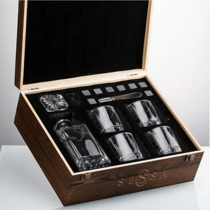Luxury Whiskey Decanter Set – Elegant Gift for Connoisseurs