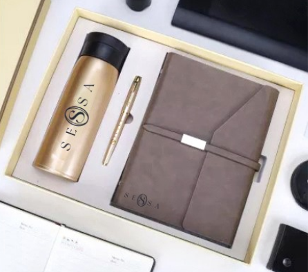 Executive Essentials Gift Set – Stylish & Functional Corporate Gift