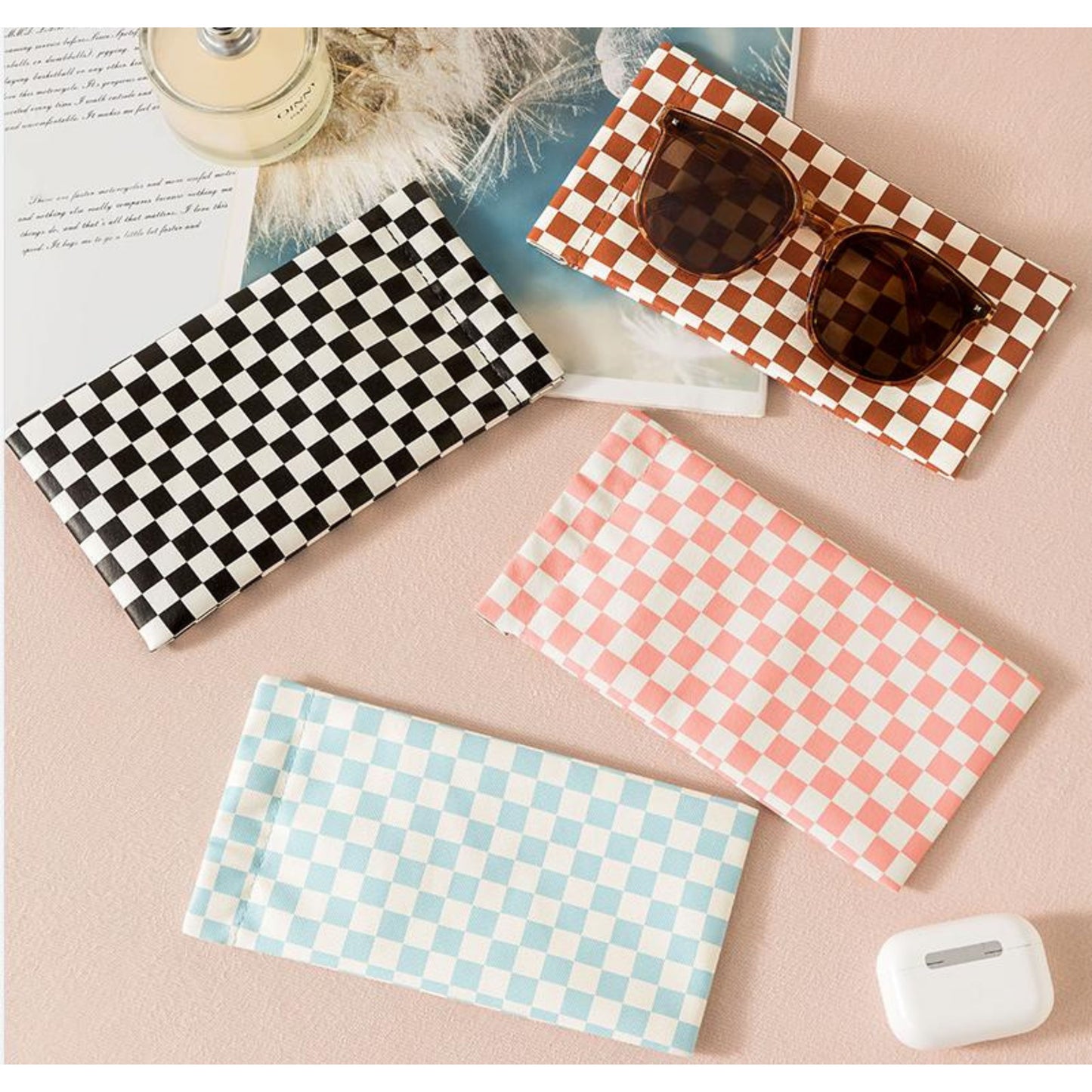 Checkered Eyeglass Case - Model LG0010