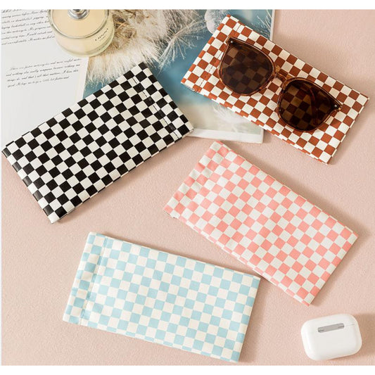 Checkered Eyeglass Case - Model LG0010