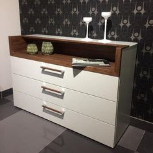 Double Dresser – Model BV6VY504 / BV6V6504